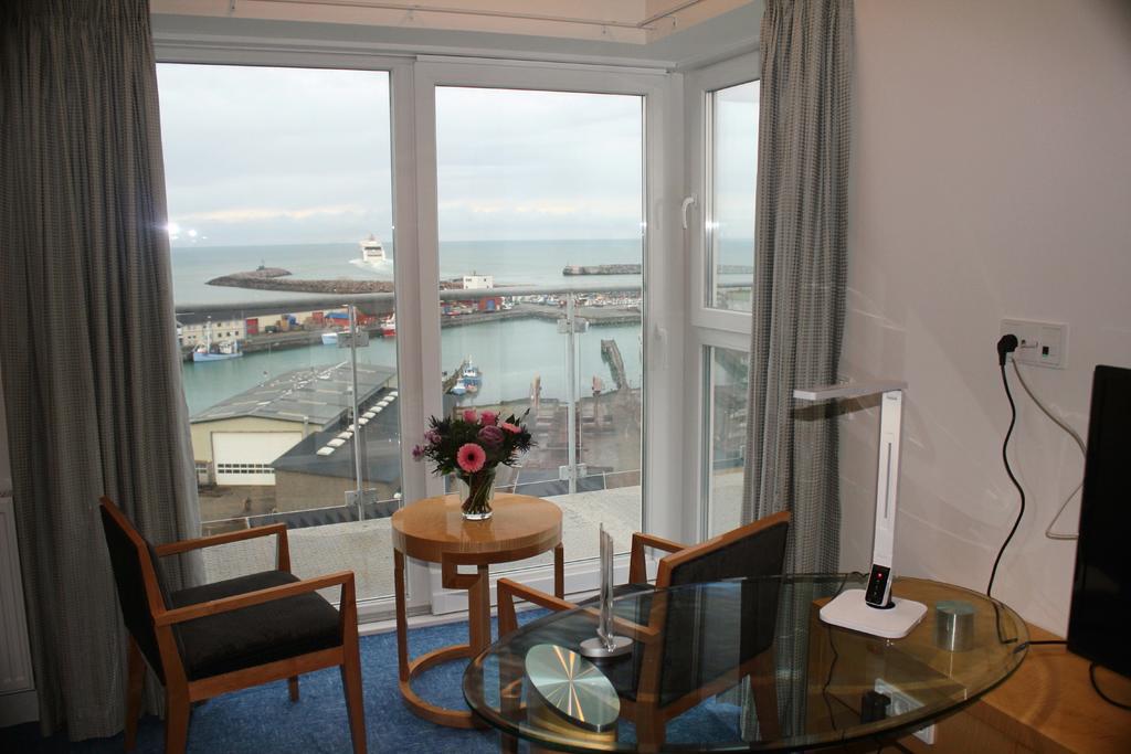Seafront Hotel هيرتسهلس الغرفة الصورة