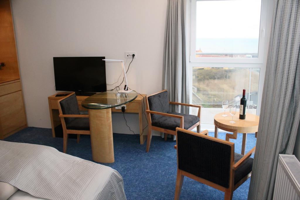 Seafront Hotel هيرتسهلس الغرفة الصورة